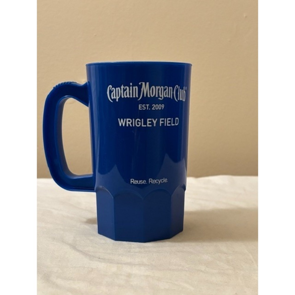 Wrigley Field Captain Morgan Club Mug 2009 Chicago Cubs MLB Blue Souvenir Mug
